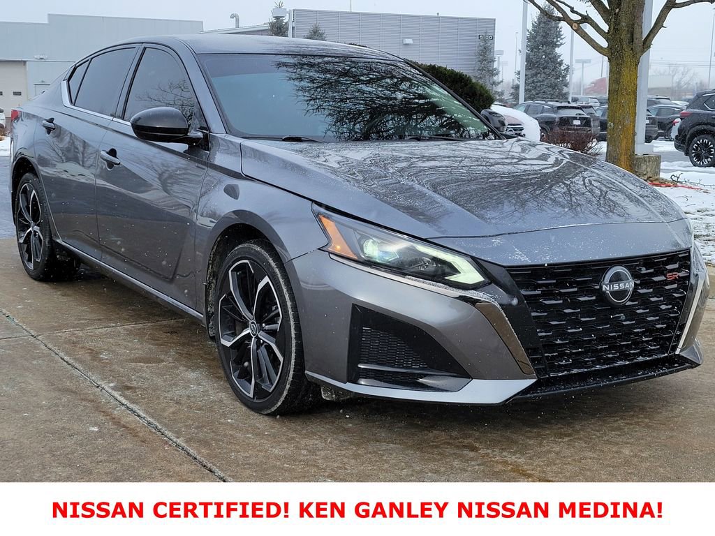 Certified 2023 Nissan Altima 2.5 SR image 1