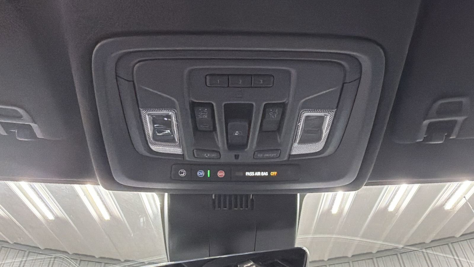Used 2025 GMC Sierra 1500 AT4X image 36