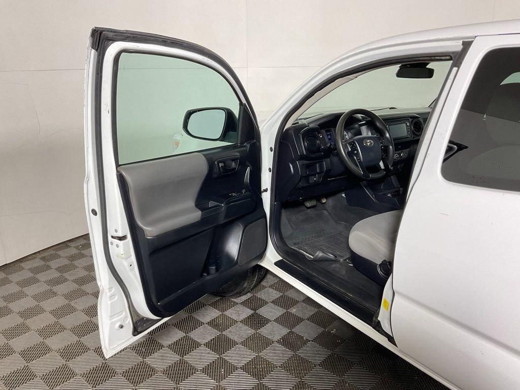 Used 2019 Toyota Tacoma SR image 15