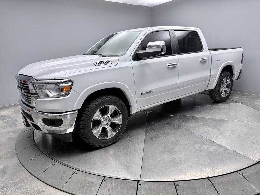 Used 2022 RAM 1500 Laramie AWD/4WD image 1