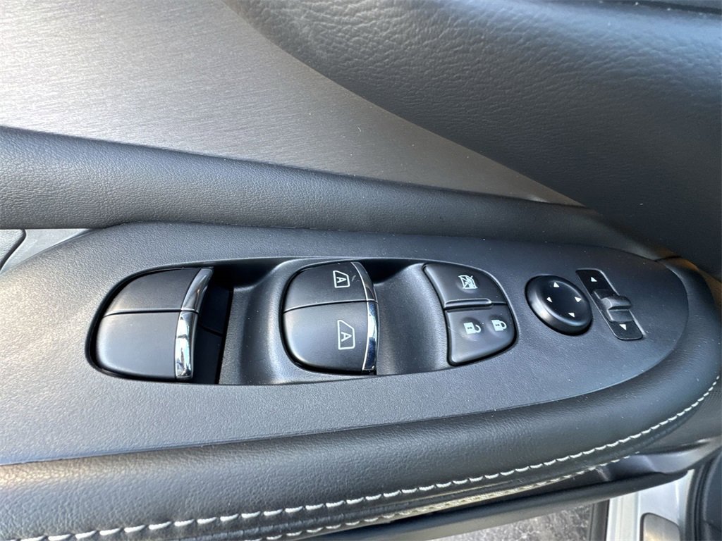 Used 2024 Nissan Murano SL image 13