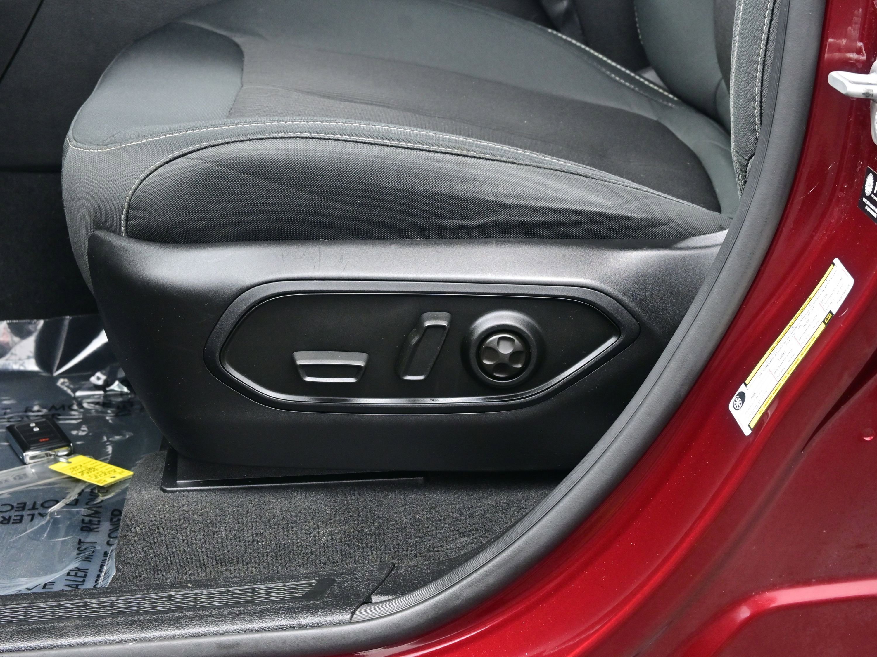 Used 2023 Jeep Grand Cherokee L Laredo image 12