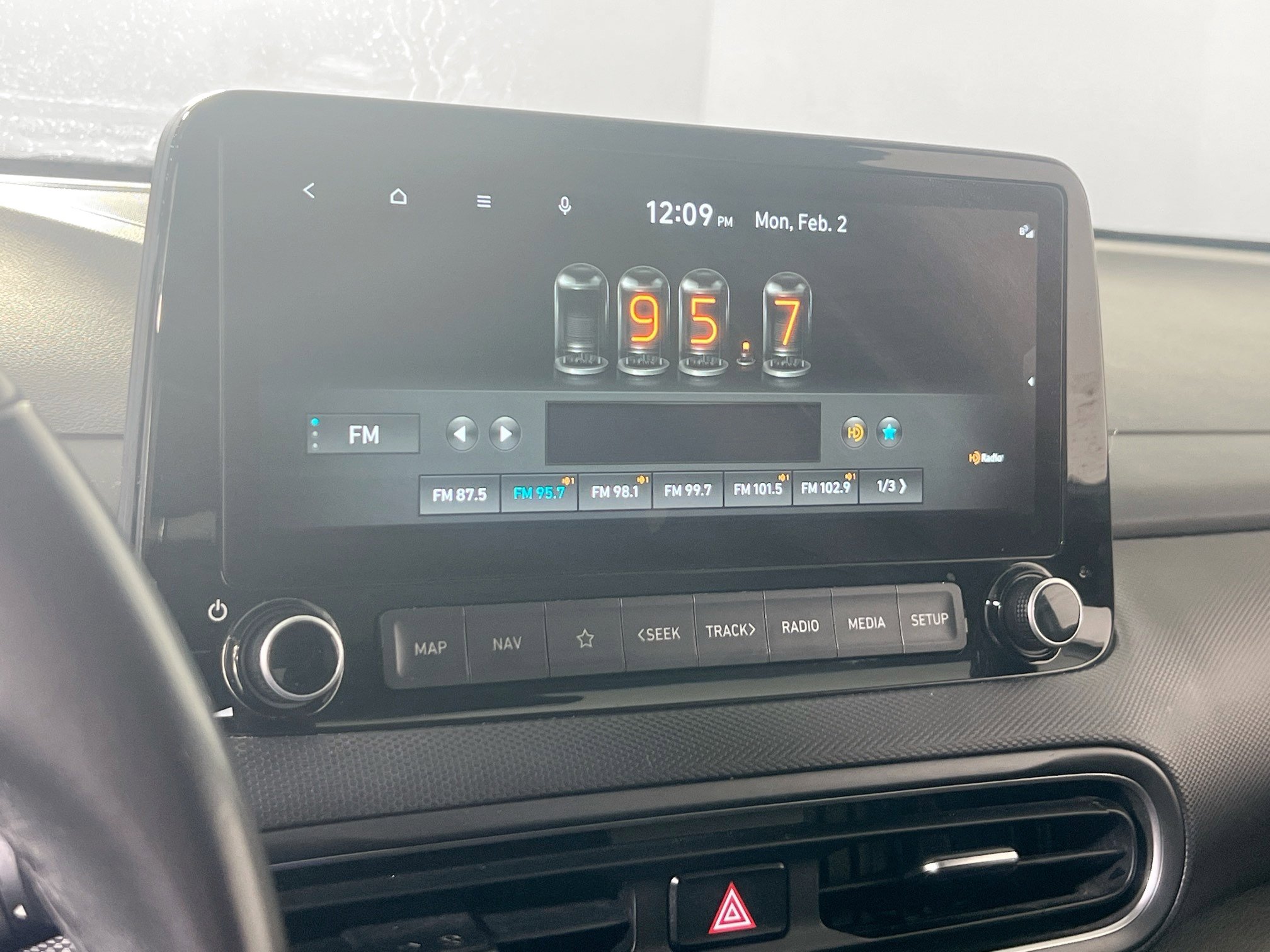 Used 2022 Hyundai Kona Limited w/ Cargo Package image 15