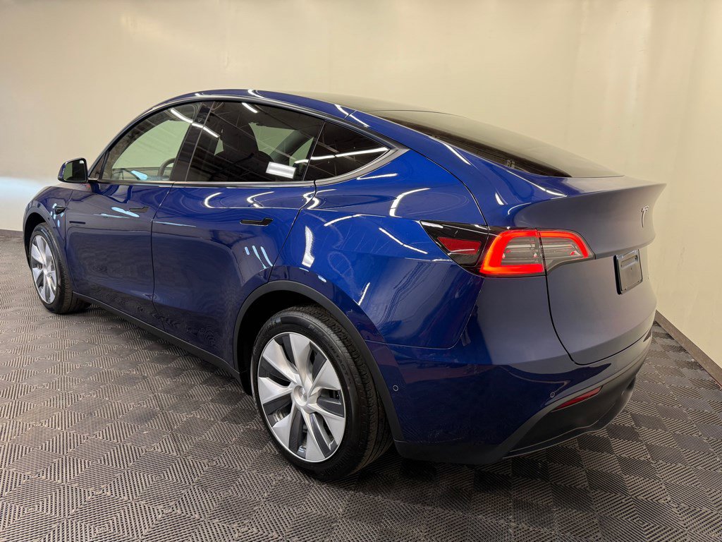 Used 2022 Tesla Model Y Long Range image 4