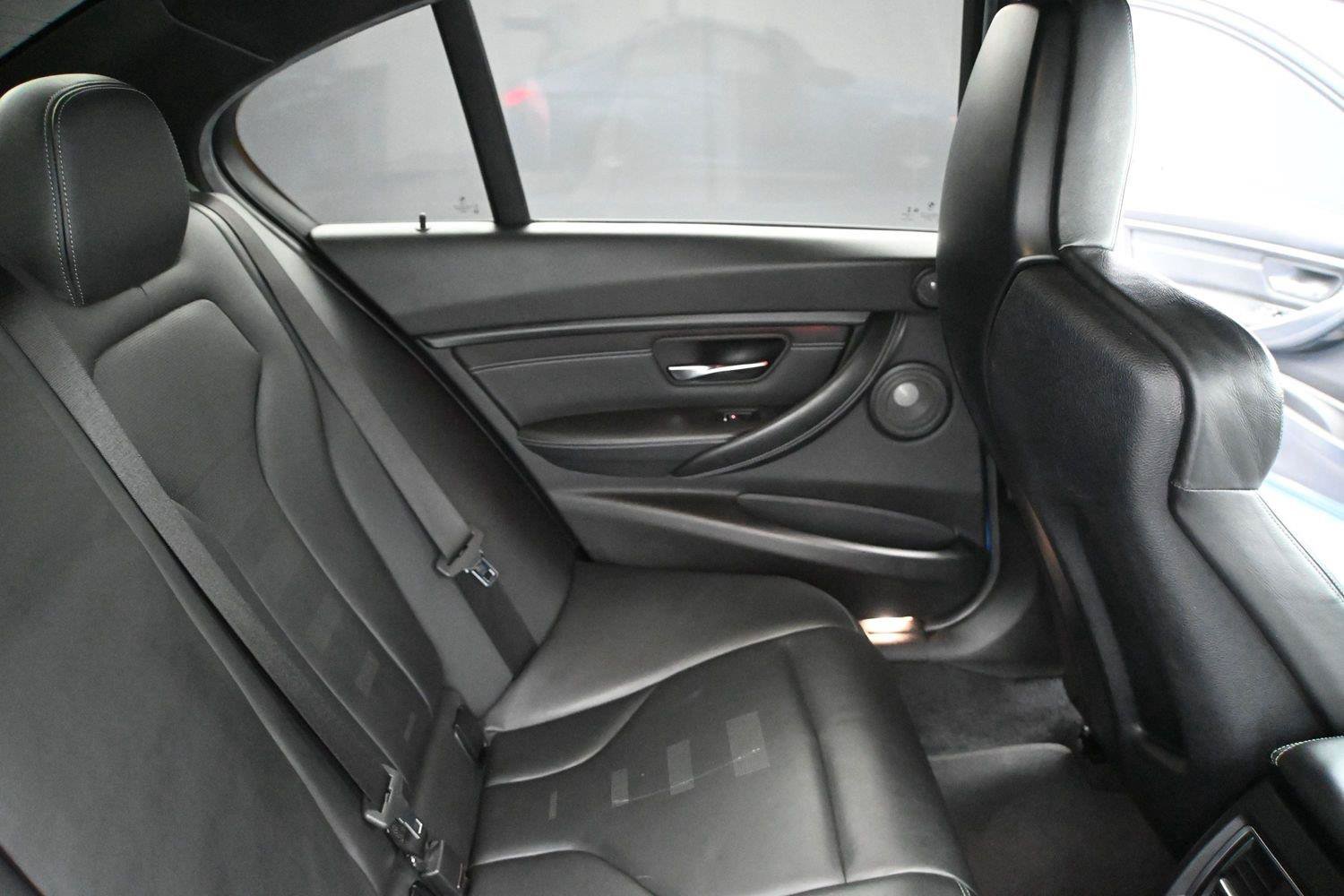 Used 2018 BMW M3 RWD image 27