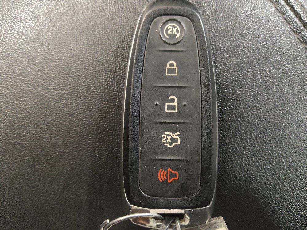 Used 2019 Ford Taurus Limited FWD image 32