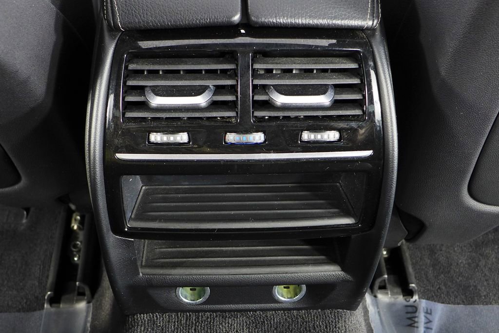 Used 2019 BMW 530e 530e iPerformance w/ M Sport Package image 24