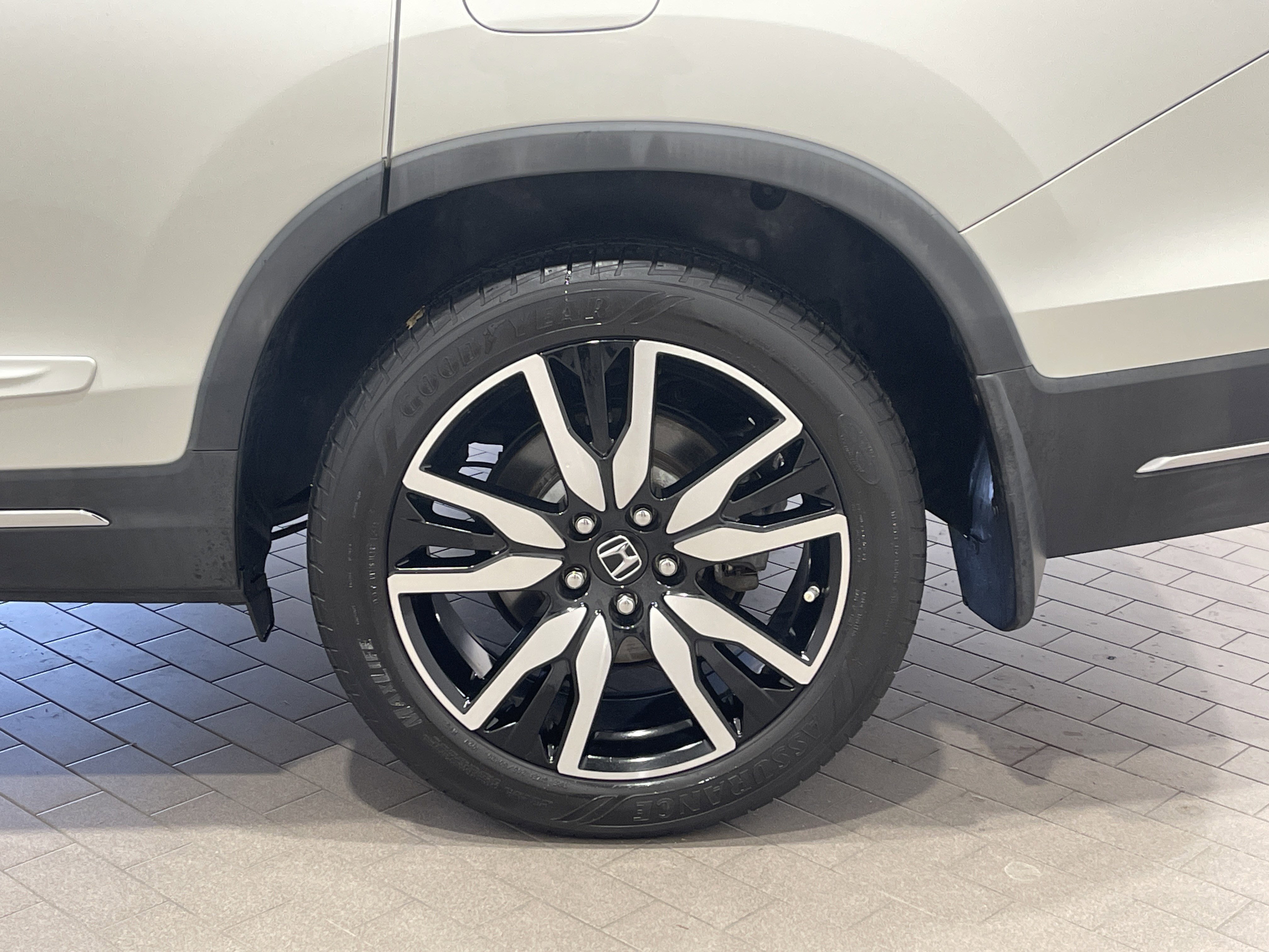 Certified 2019 Honda Pilot Touring image 35