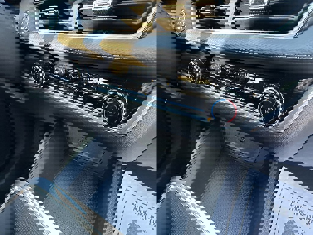 New 2026 Chevrolet Equinox LT image 13