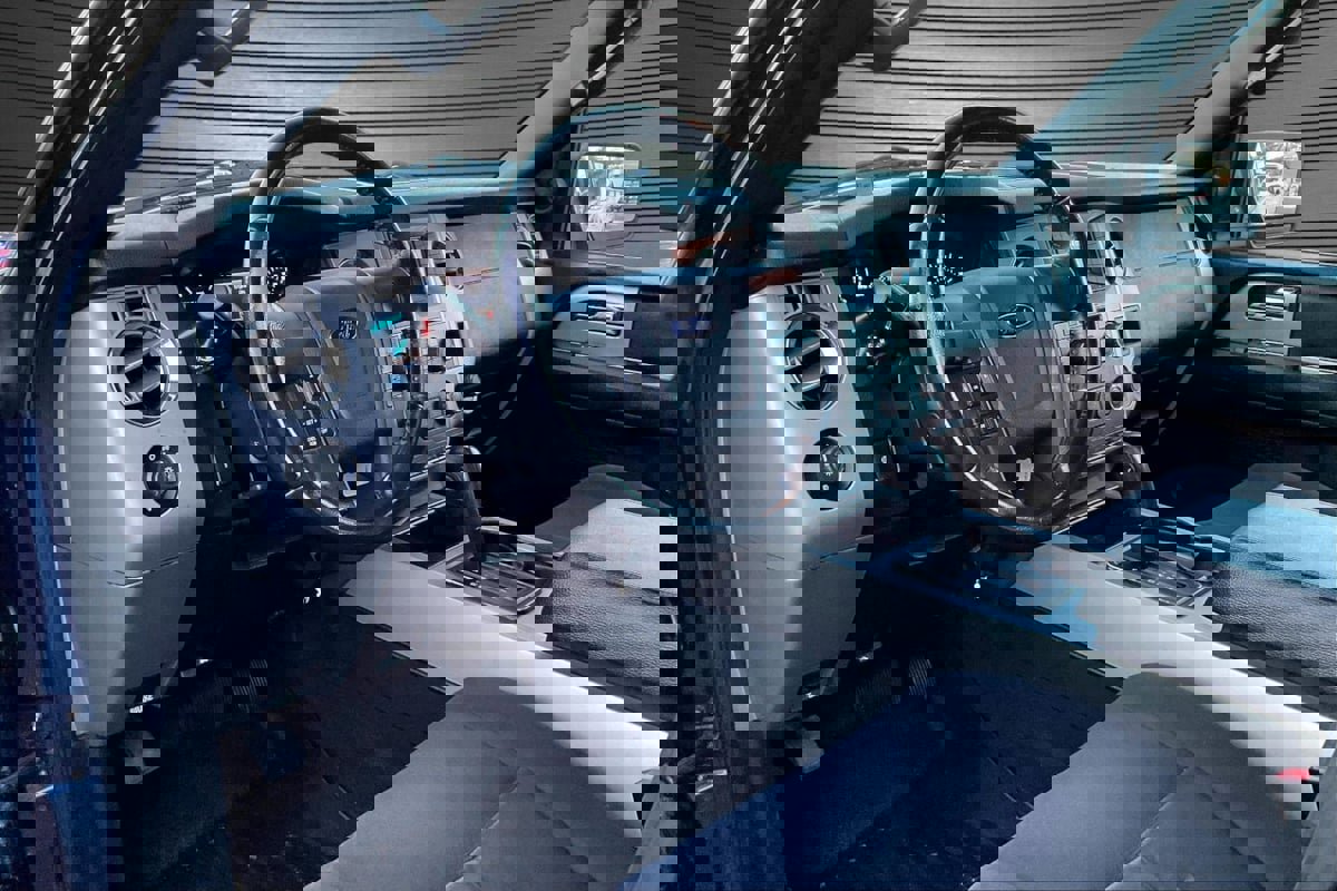 Used 2016 Ford Expedition EL XLT image 16