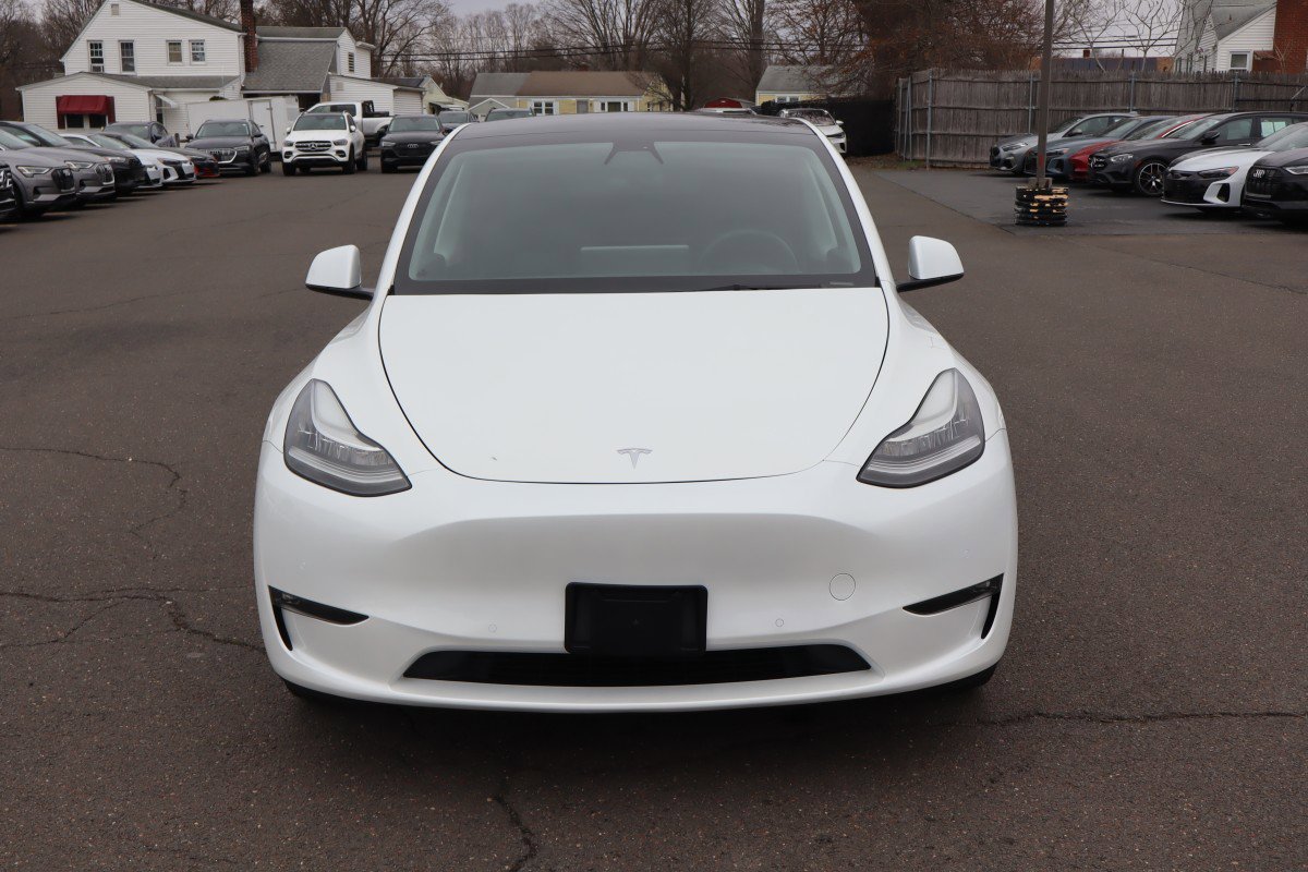 Used 2022 Tesla Model Y Long Range image 2
