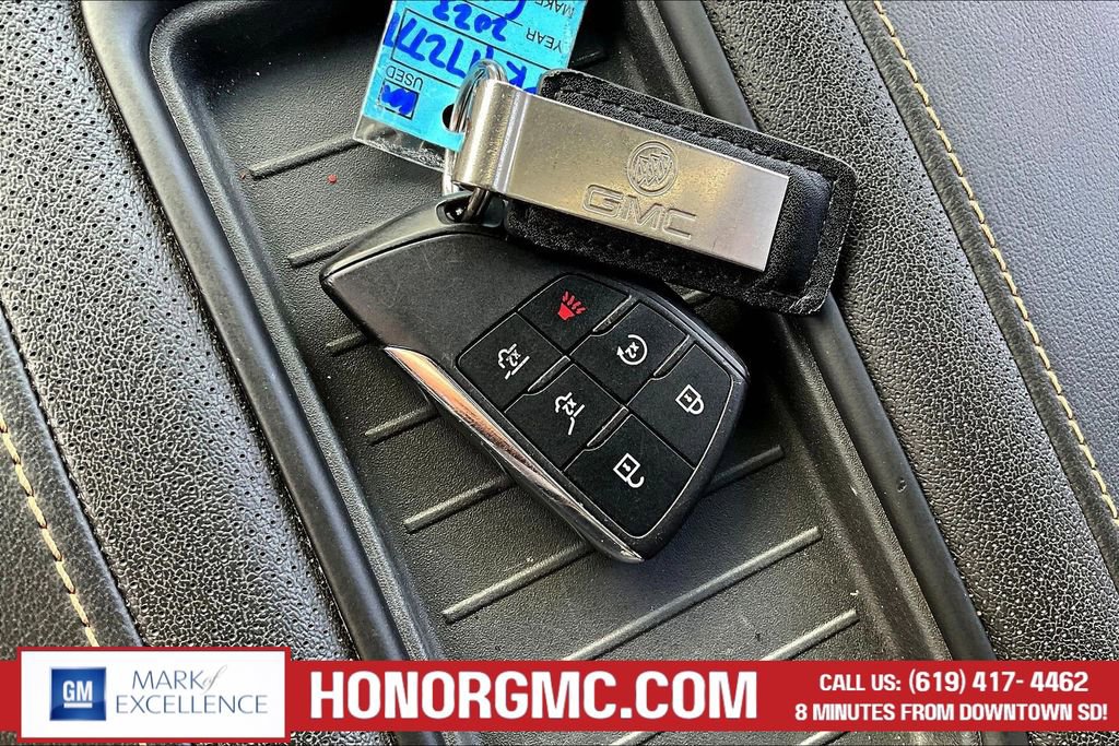 Used 2023 GMC Yukon XL AT4 w/ Technology Package image 33