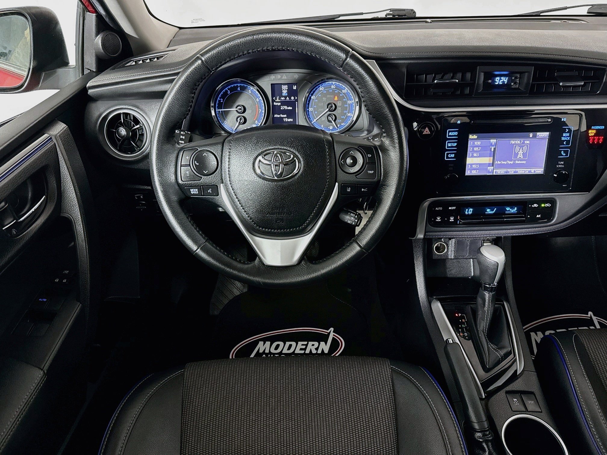 Used 2019 Toyota Corolla SE FWD image 23