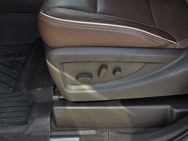 Used 2019 Chevrolet Silverado 2500 High Country w/ Duramax Plus Package AWD/4WD image 34