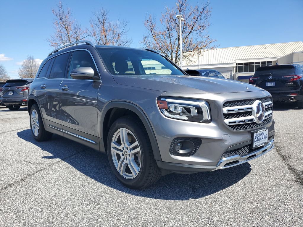 Used 2022 Mercedes-Benz GLB 250 4MATIC w/ Premium Package Lite image 3
