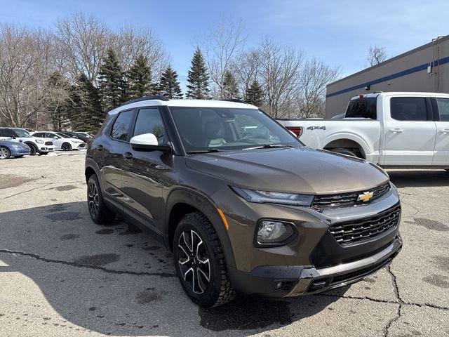 Used 2021 Chevrolet TrailBlazer ACTIV w/ Sun and Liftgate Package AWD/4WD image 3