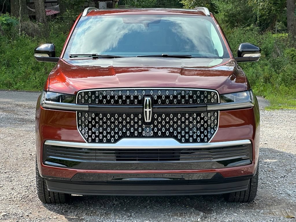 New 2027 Lincoln Navigator Reserve AWD/4WD image 32