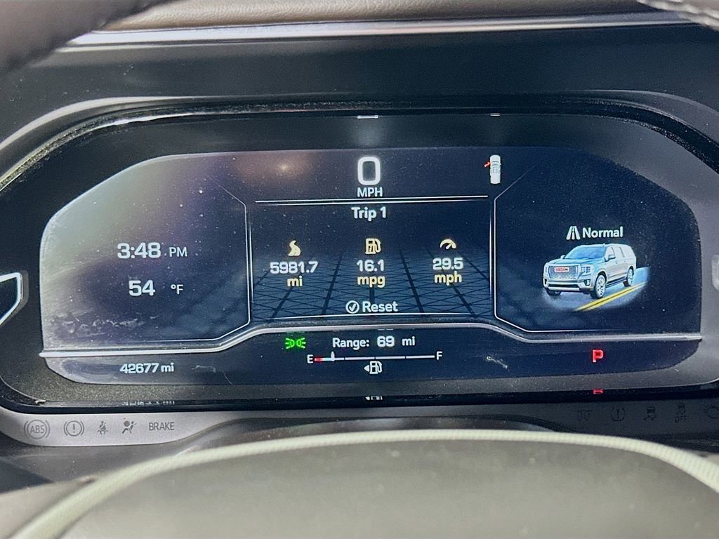 Used 2023 GMC Yukon Denali image 26