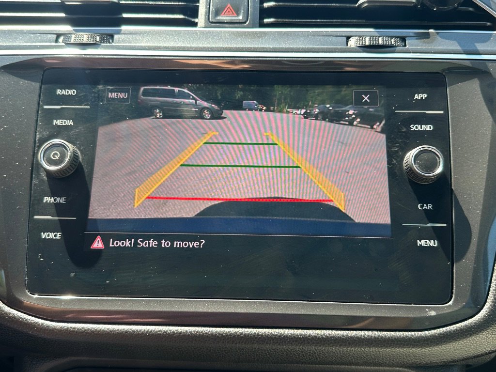 Used 2018 Volkswagen Tiguan SE w/ Panoramic Sunroof Package AWD/4WD image 26