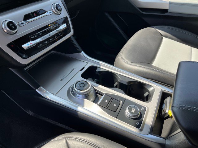 Used 2023 Ford Explorer XLT w/ Equipment Group 202A image 18