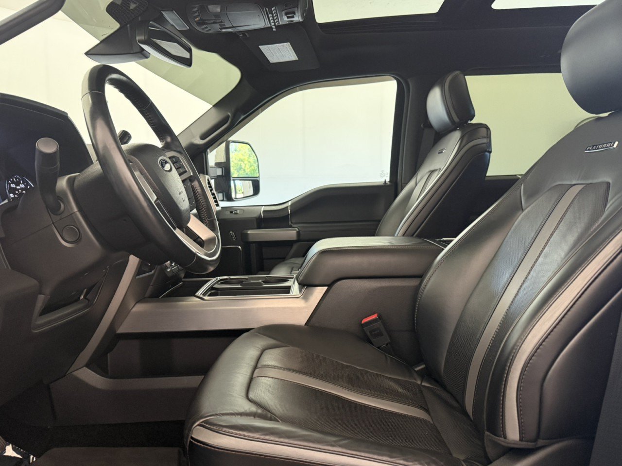 Used 2019 Ford F250 Platinum w/ Platinum Ultimate Package AWD/4WD image 17