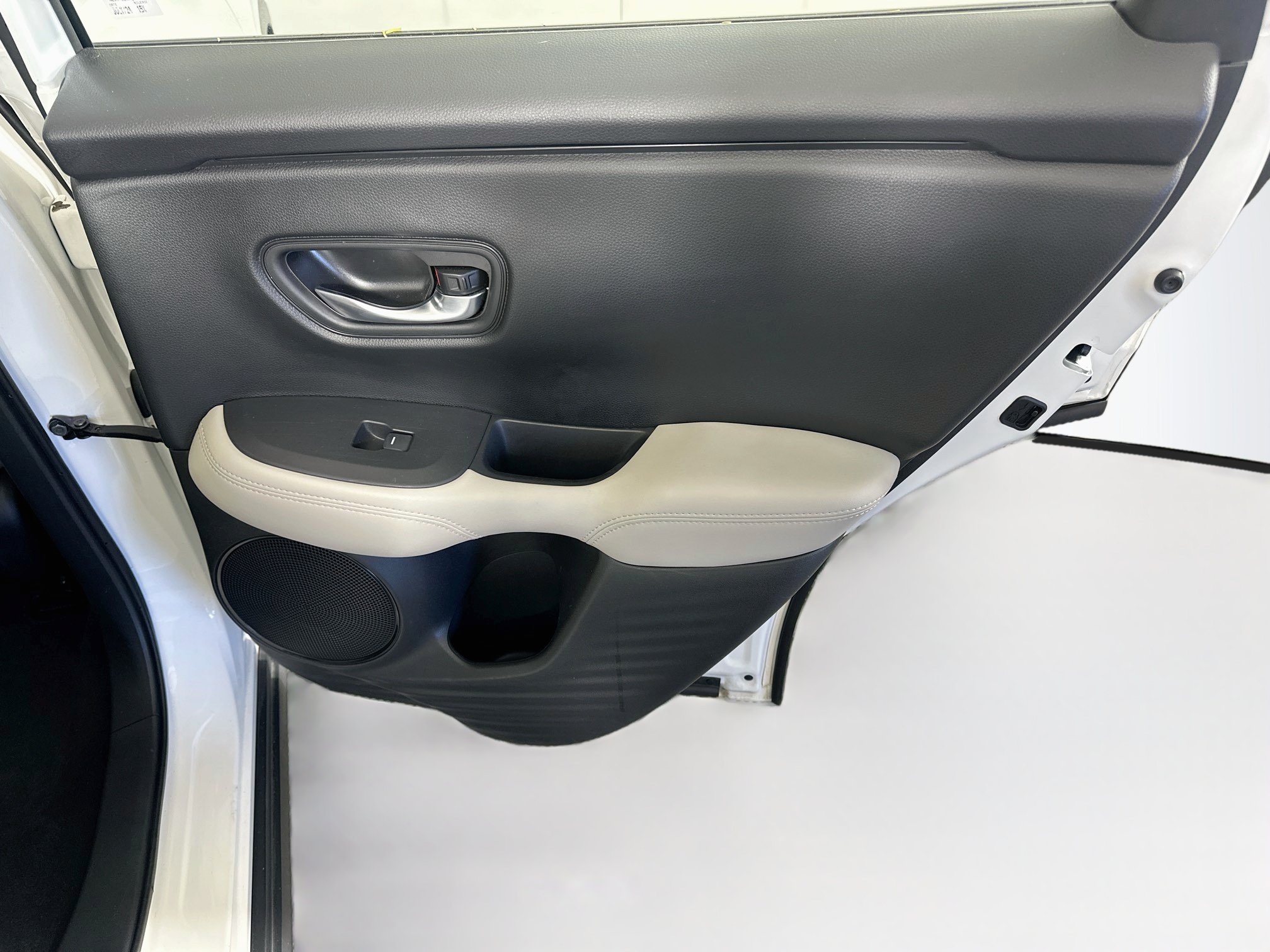 Used 2023 Honda HR-V LX image 27