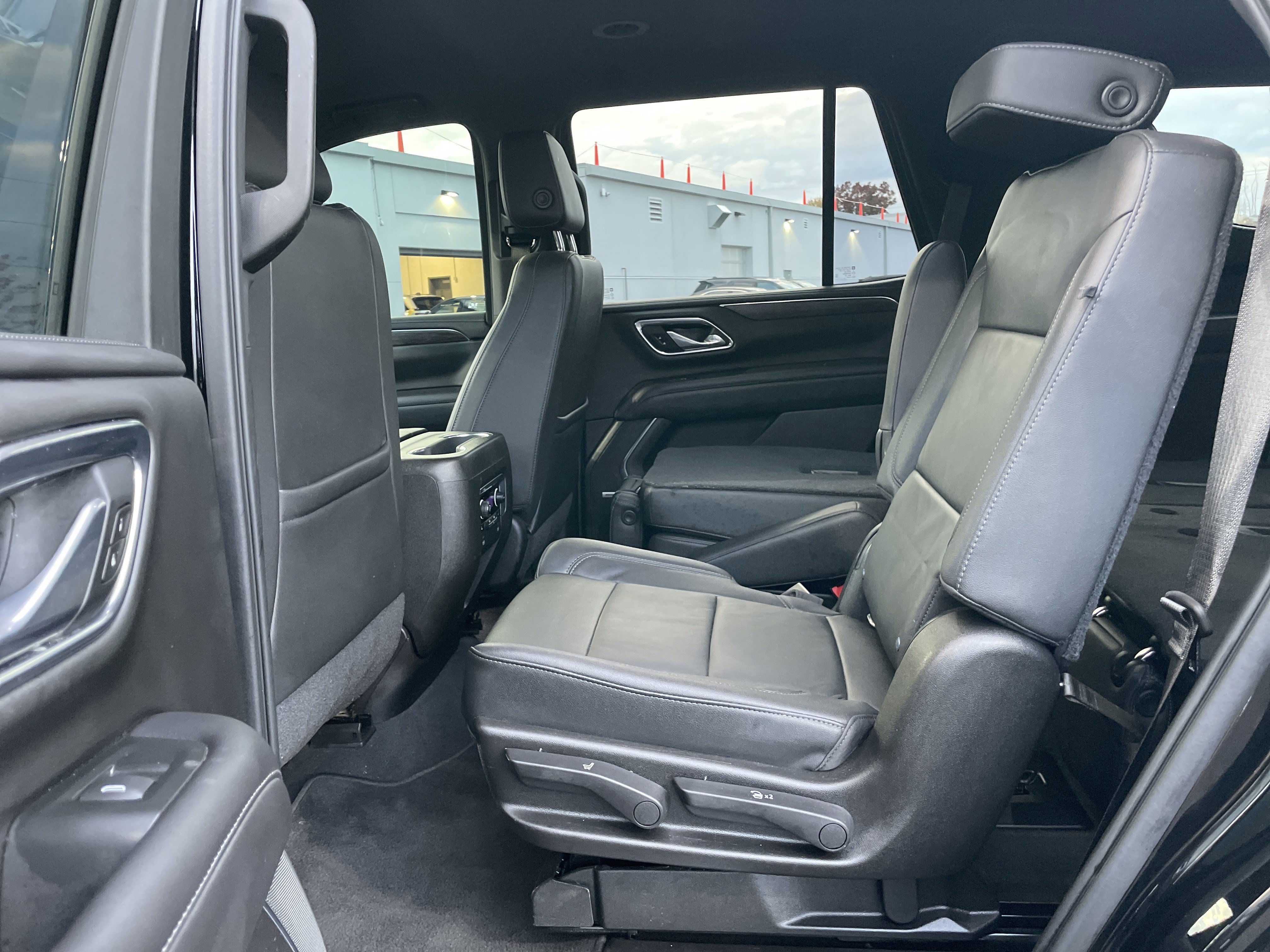 Used 2021 Chevrolet Tahoe Z71 w/ Luxury Package image 32