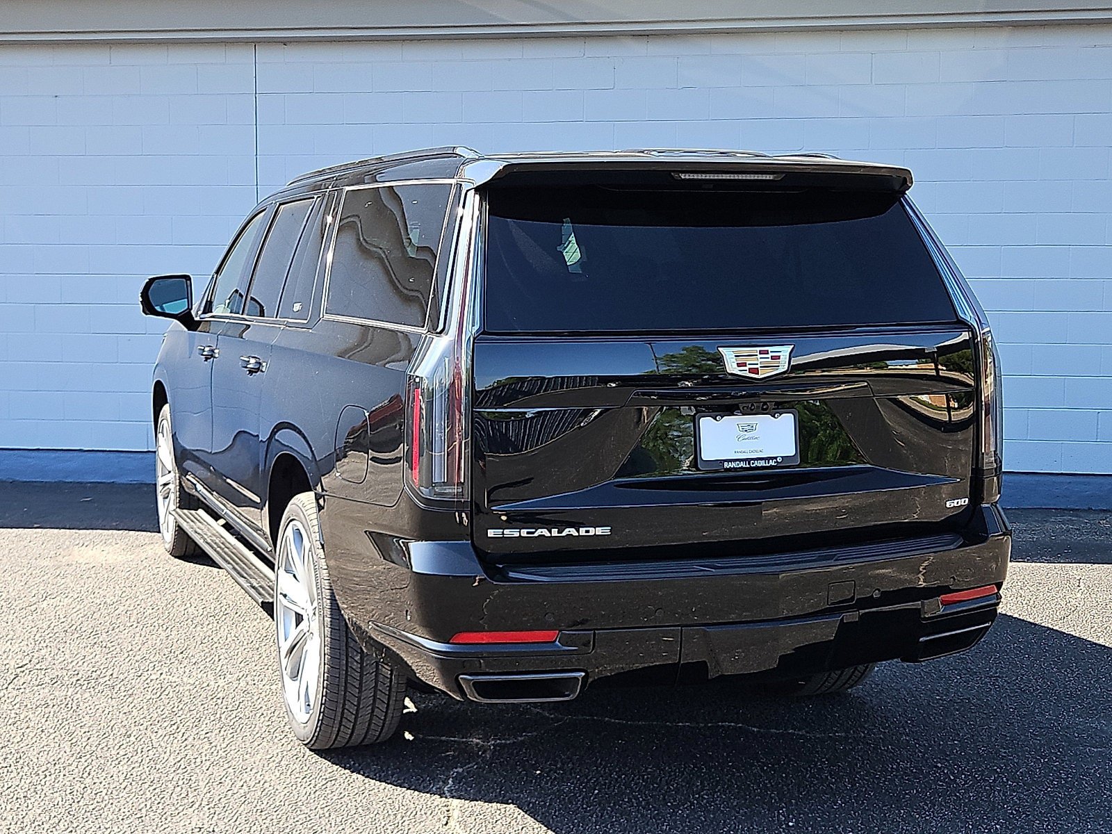 New 2026 Cadillac Escalade ESV Sport w/ Touring Package AWD/4WD image 3