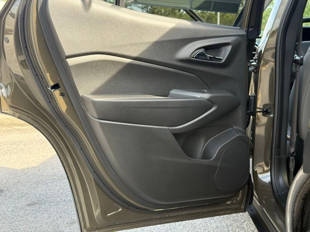 Used 2024 Chevrolet Trax ACTIV w/ Sunroof Package FWD image 25