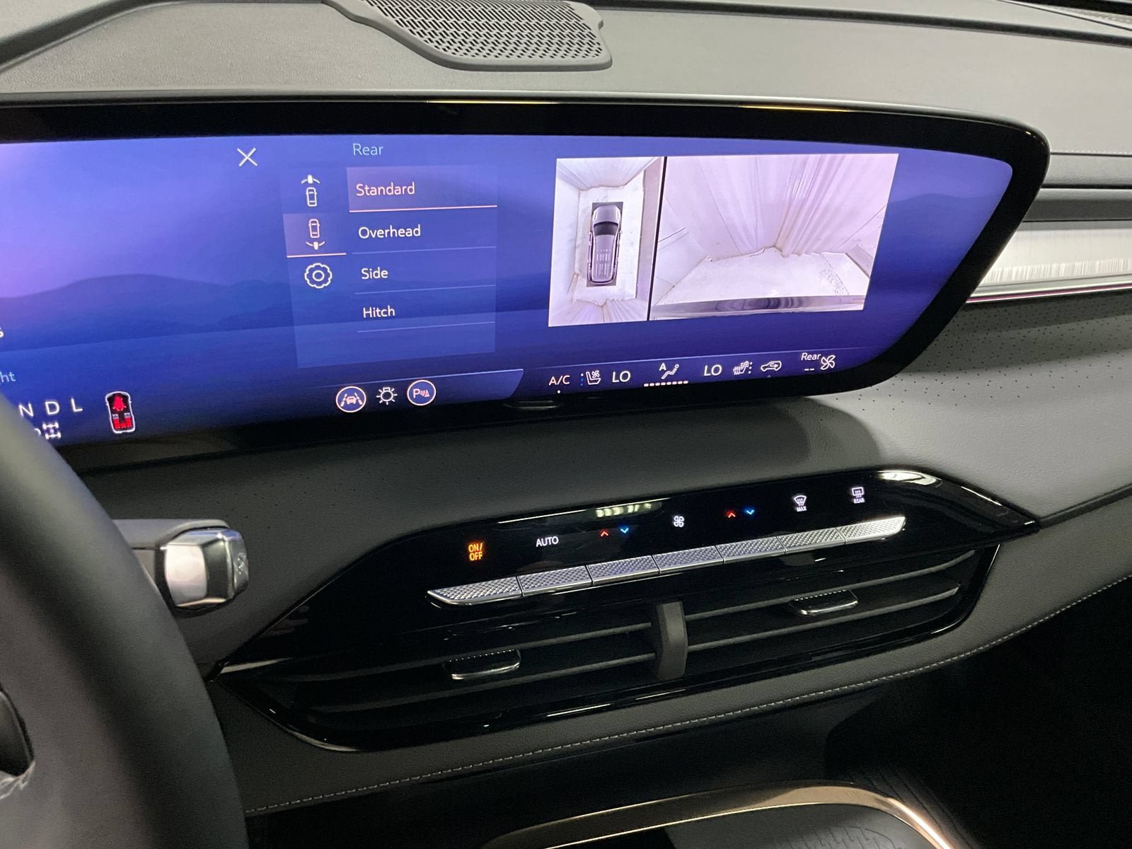Used 2025 Buick Enclave Avenir AWD/4WD image 21