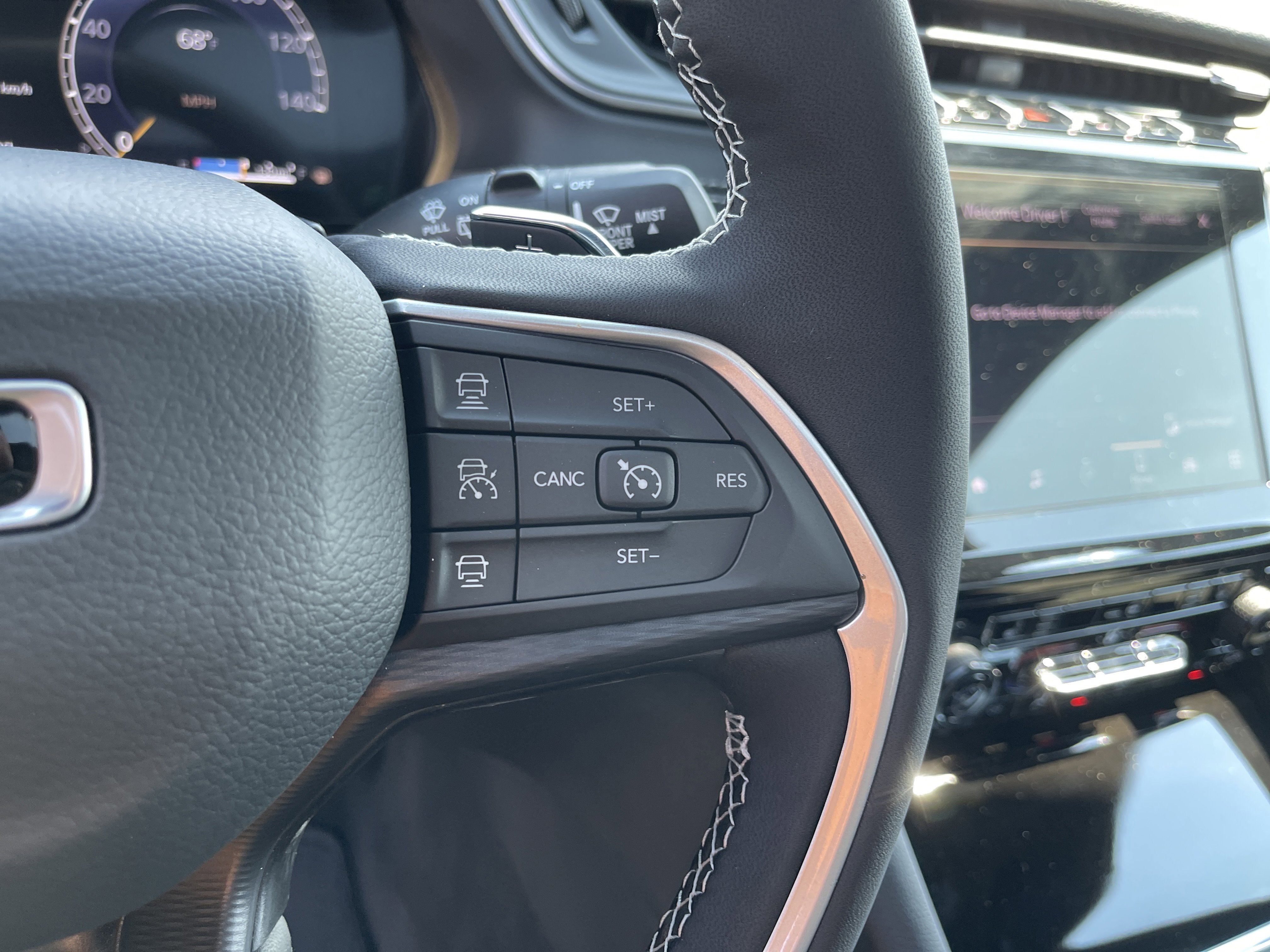 New 2025 Jeep Grand Cherokee Altitude image 20