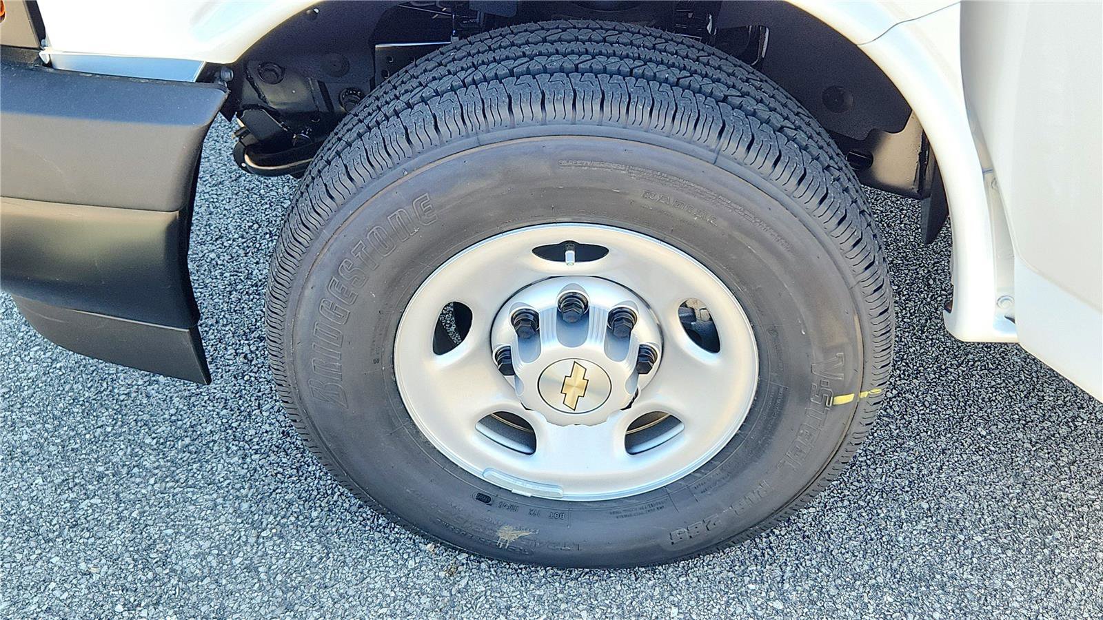 New 2026 Chevrolet Express 2500 Extended RWD image 10