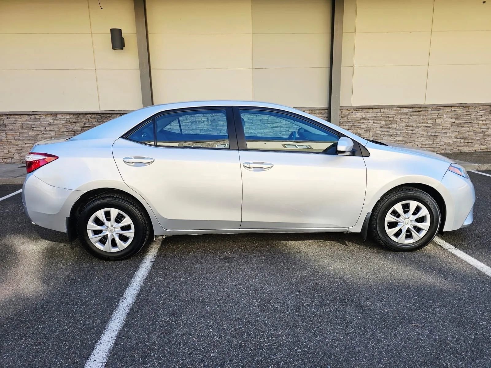Used 2016 Toyota Corolla L image 6
