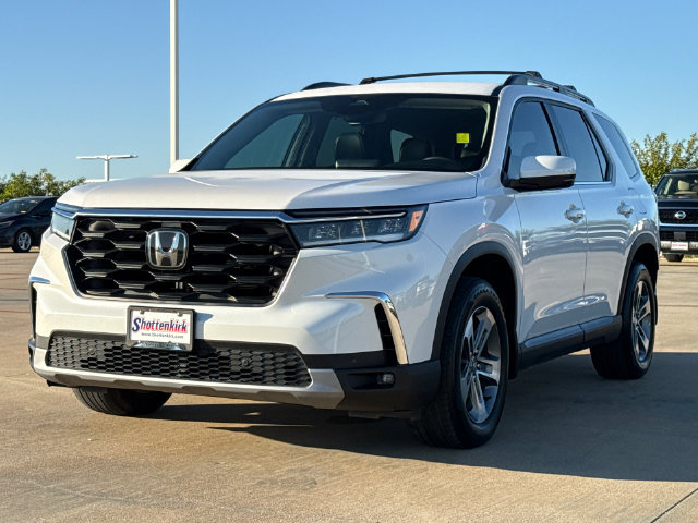 Used 2025 Honda Pilot EX-L image 3