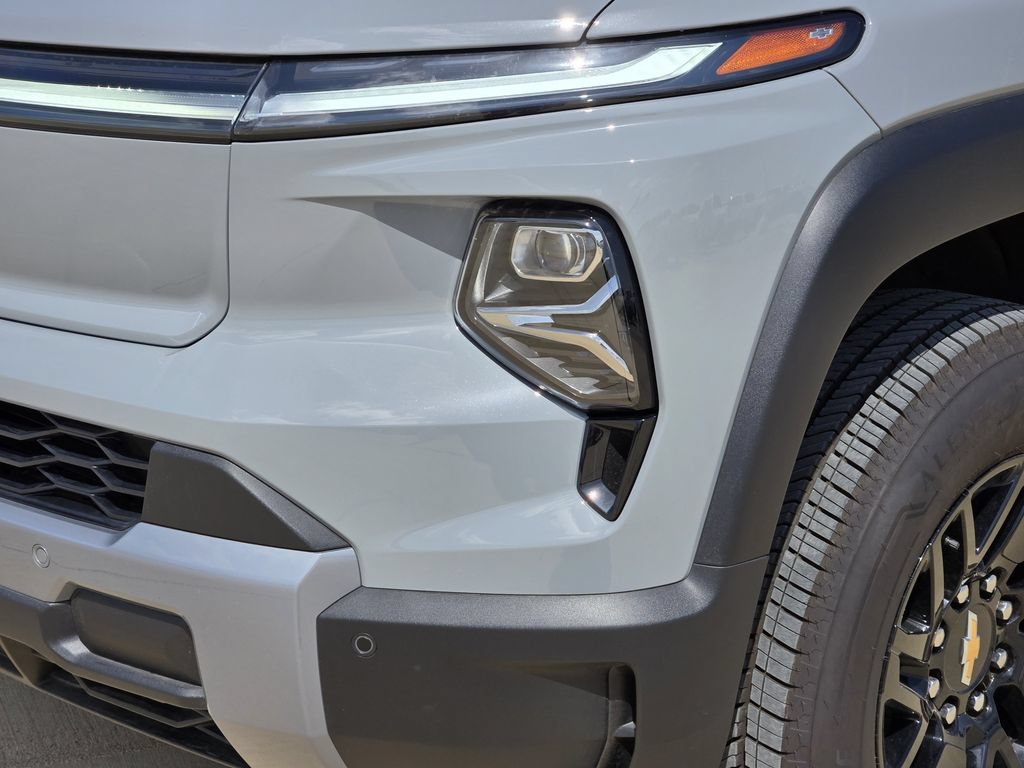 New 2026 Chevrolet Silverado EV LT AWD/4WD image 7