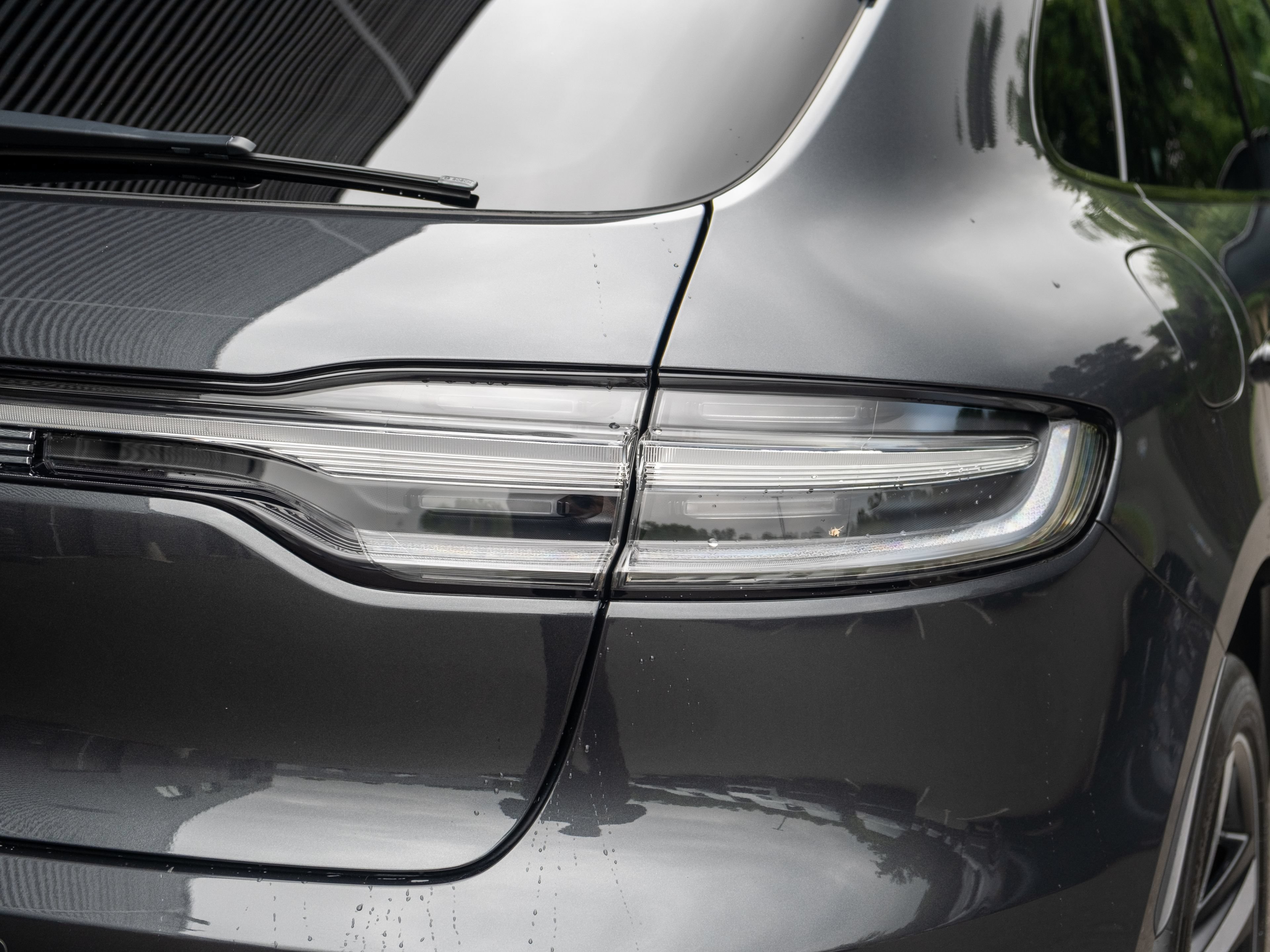 Certified 2024 Porsche Macan S AWD/4WD image 24