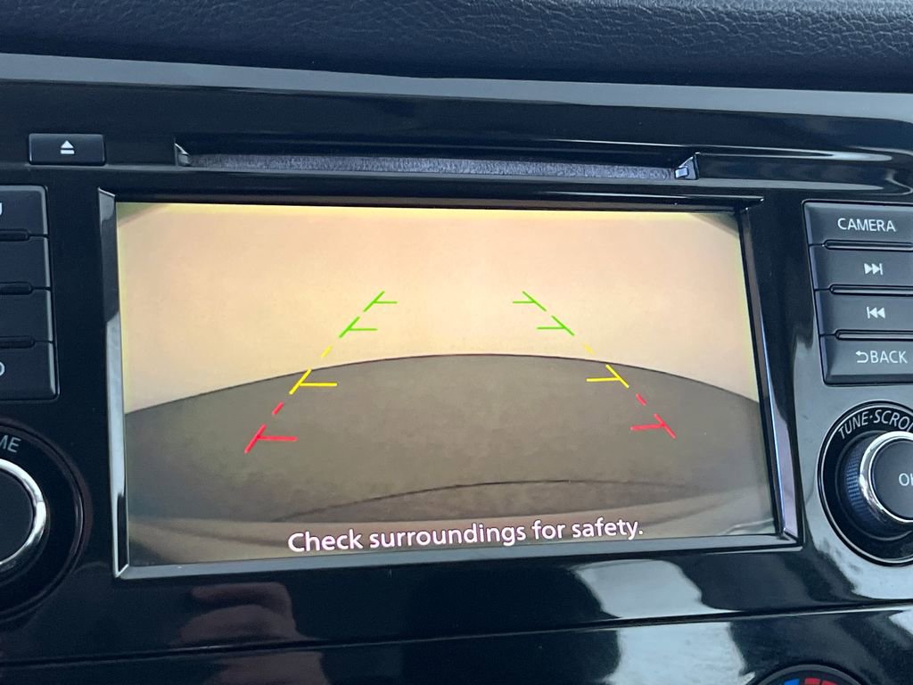 Used 2018 Nissan Rogue S image 24