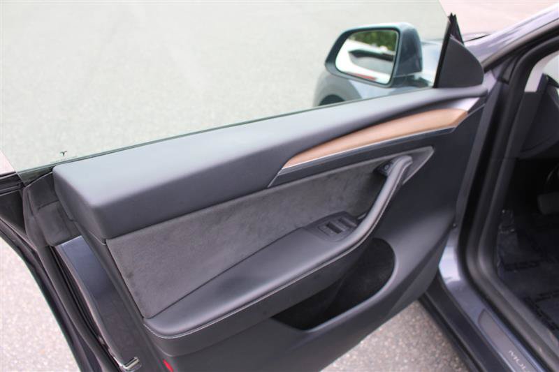 Used 2023 Tesla Model Y Long Range AWD/4WD image 11