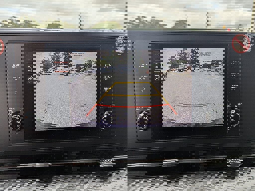 Certified 2024 Kia Carnival LX image 20