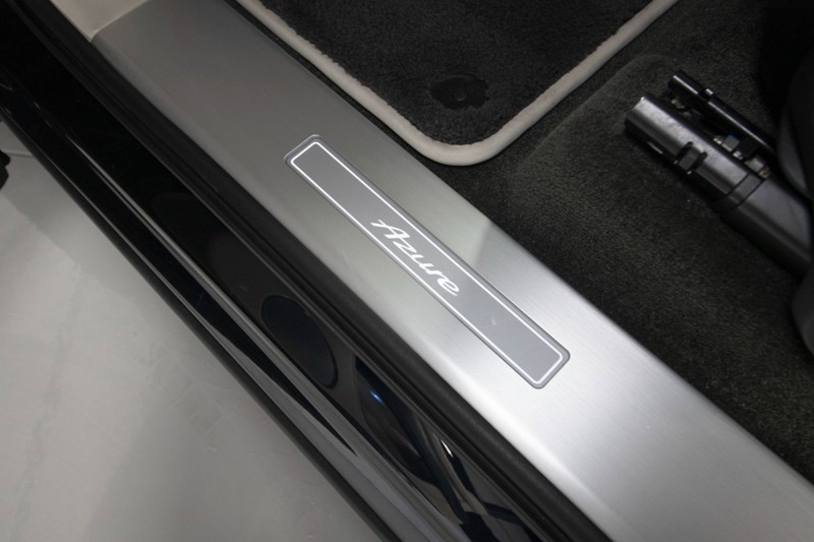Used 2023 Bentley Bentayga Extended Wheelbase image 35