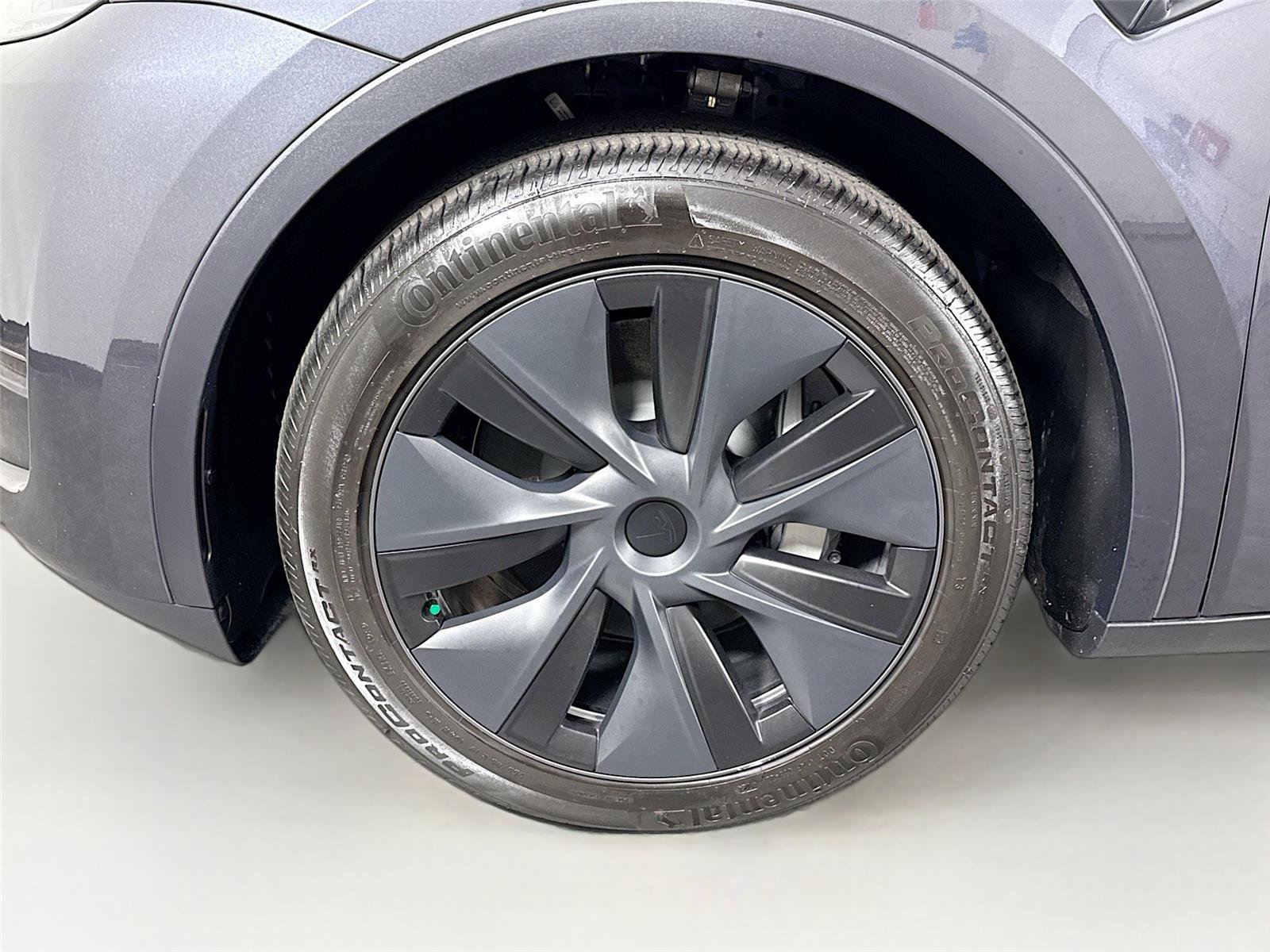 Used 2025 Tesla Model Y Long Range AWD/4WD image 41
