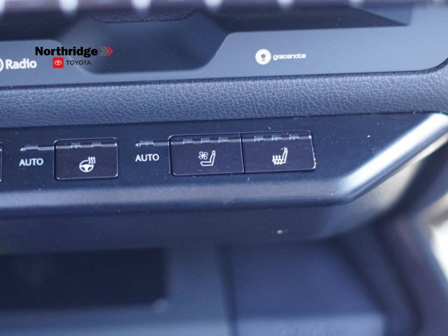 Used 2022 Lexus UX 200 w/ Premium Package FWD image 32