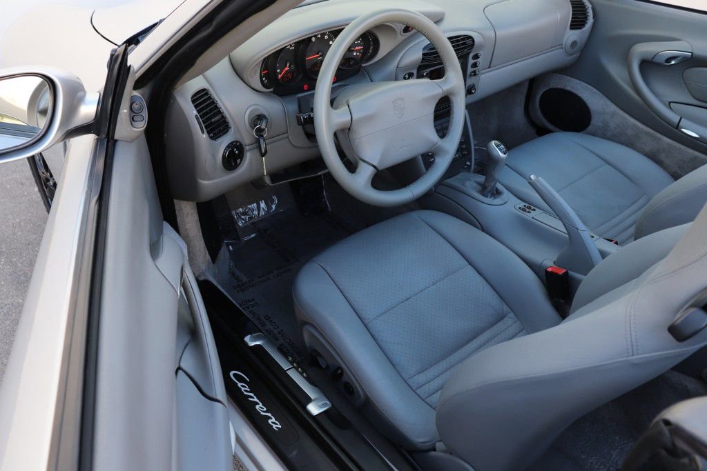 Used 2000 Porsche 911 Cabriolet image 20