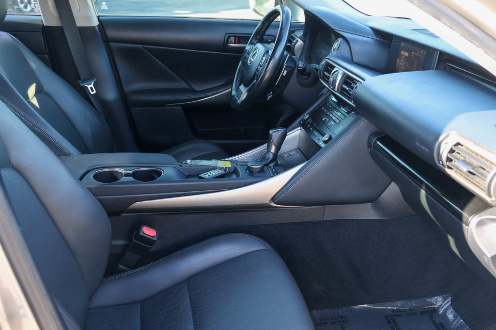 Used 2018 Lexus IS 300 AWD w/ Comfort Package image 17
