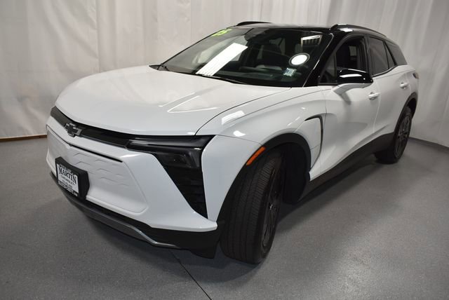 Certified 2025 Chevrolet Blazer EV LT AWD/4WD image 11