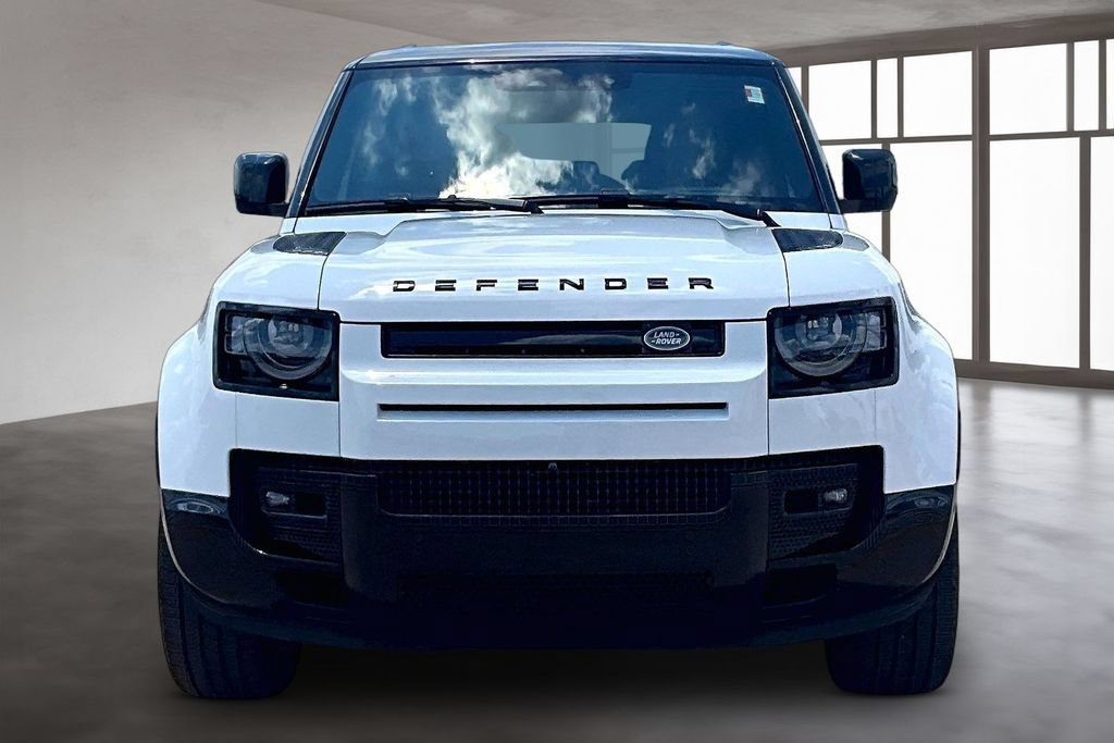 Certified 2025 Land Rover Defender 130 X-Dynamic SE AWD/4WD image 3