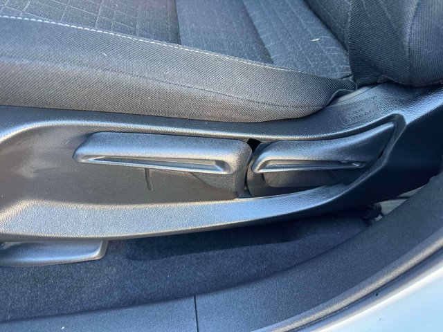 Used 2023 Honda HR-V LX image 18