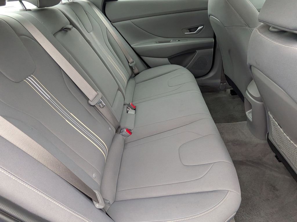 Used 2025 Hyundai Elantra SEL FWD image 23