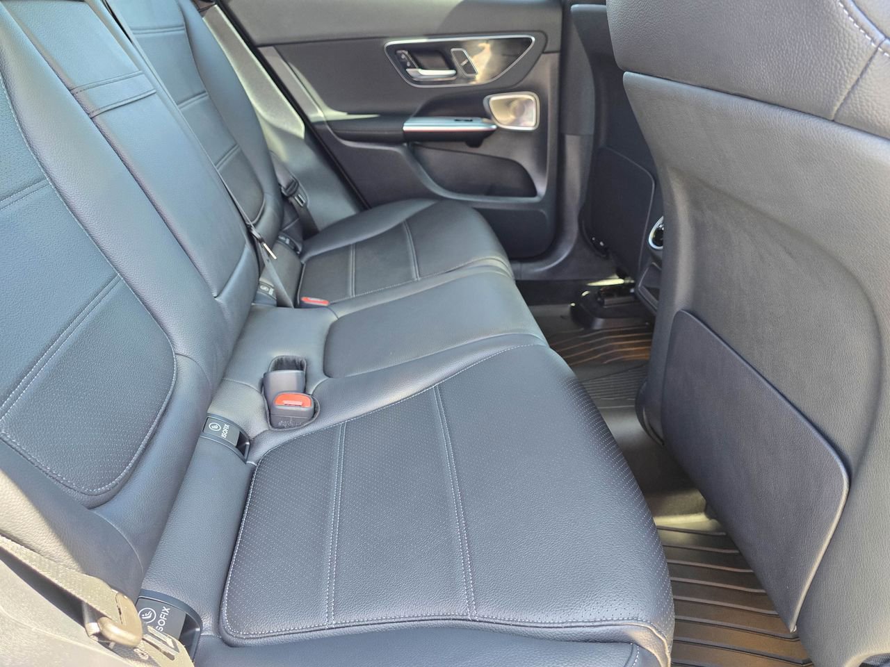 Used 2026 Mercedes-Benz GLC 300 4MATIC image 40