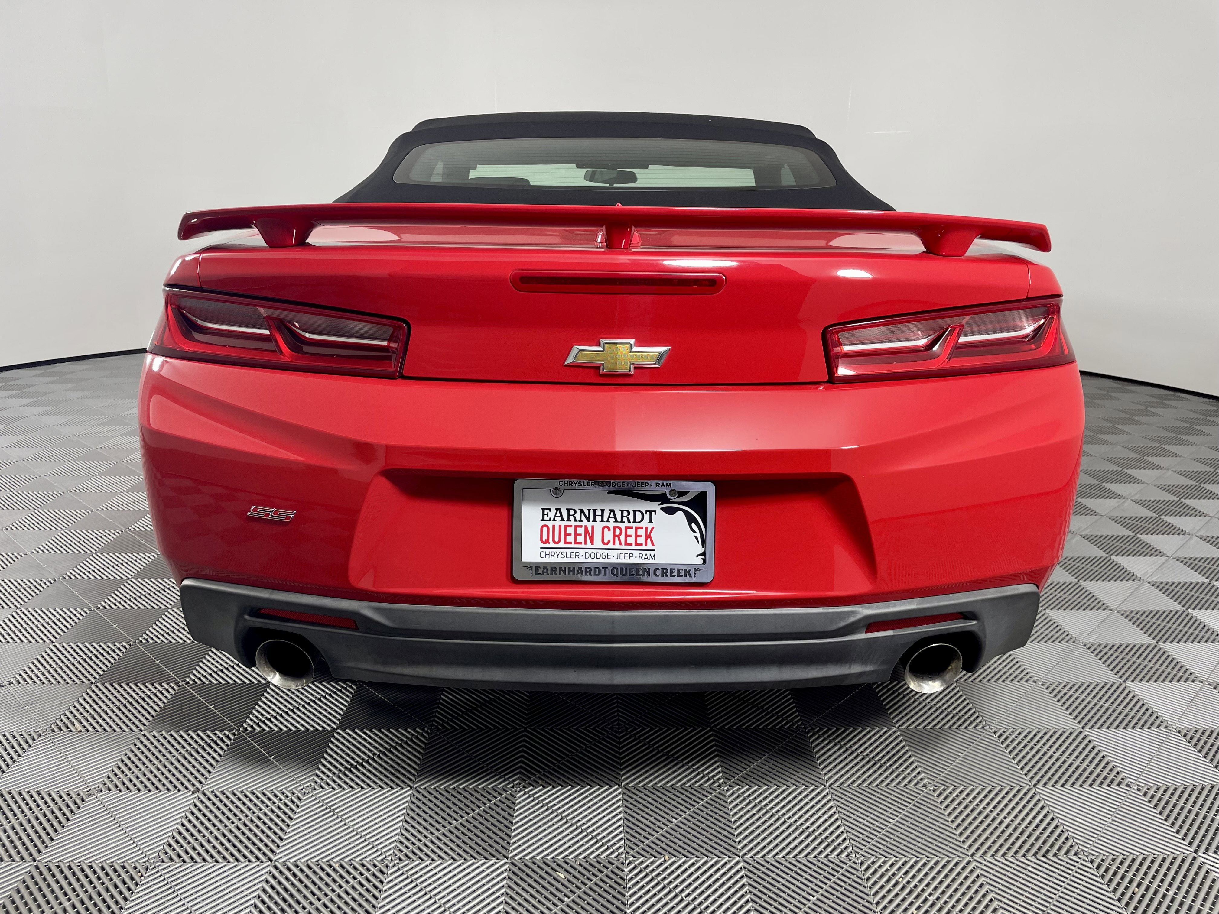 Used 2017 Chevrolet Camaro SS image 4
